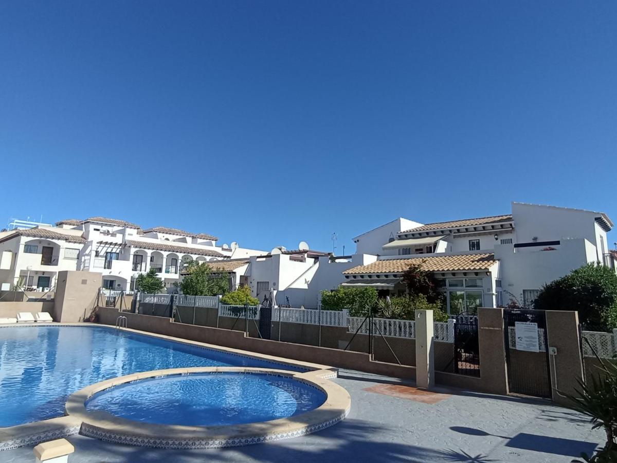 Spectacular Apartment In Punta Prima Аликанте Екстериор снимка